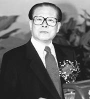 在第二十二届万国邮政联盟大会开幕式上.jpg (10108 字节)